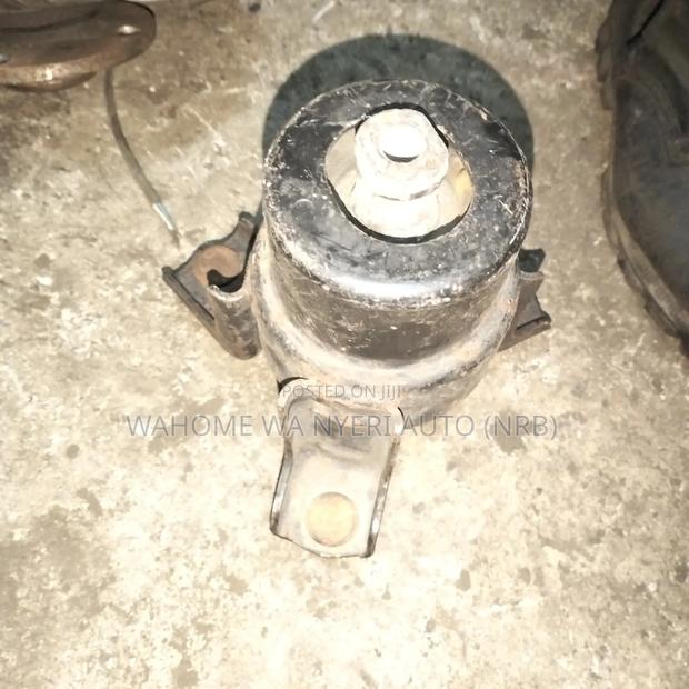 Harrier,Alphard Old Model Engine Mount - thumbnail 3