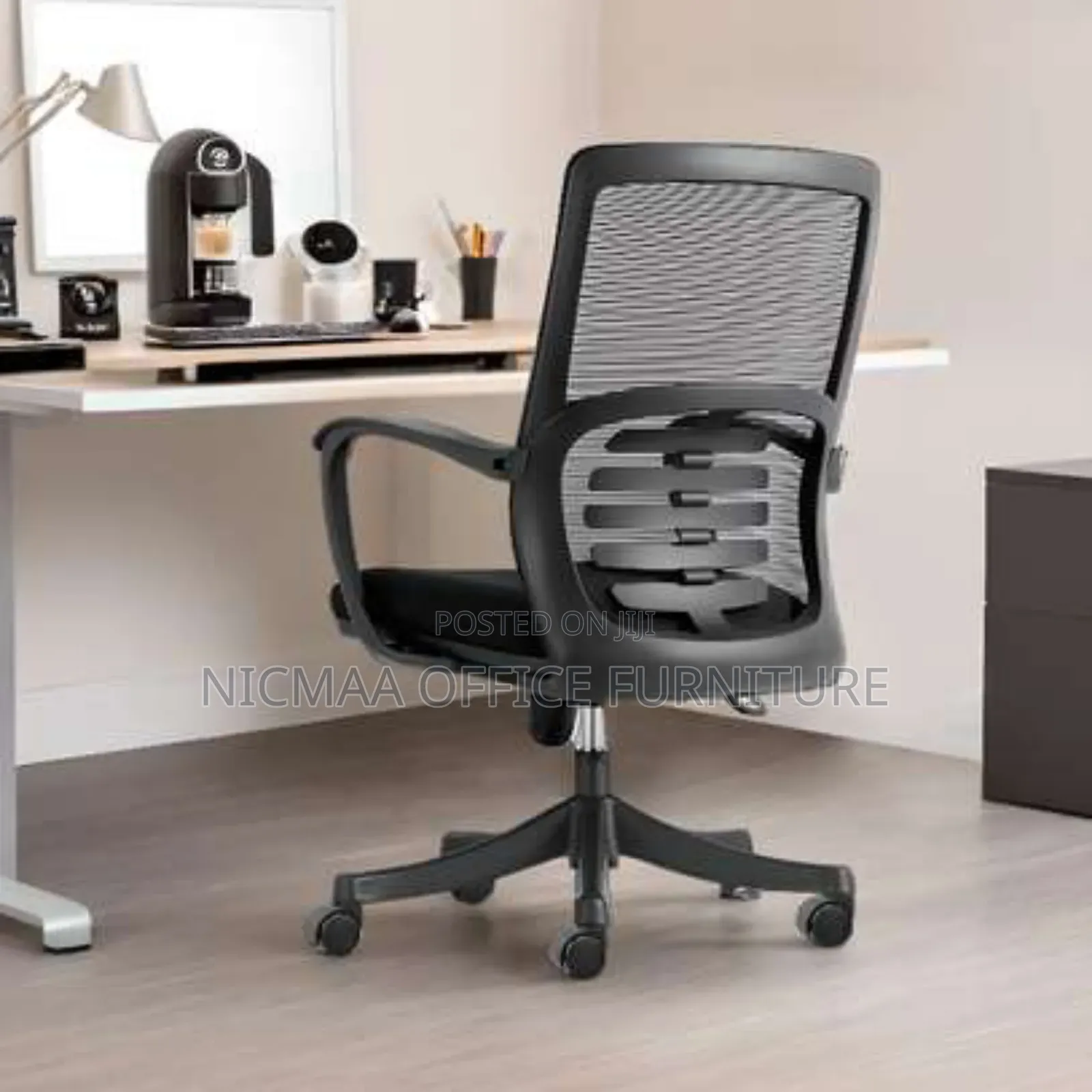 Grade a Ergonomic Visitors Seat With a Sturdy Back