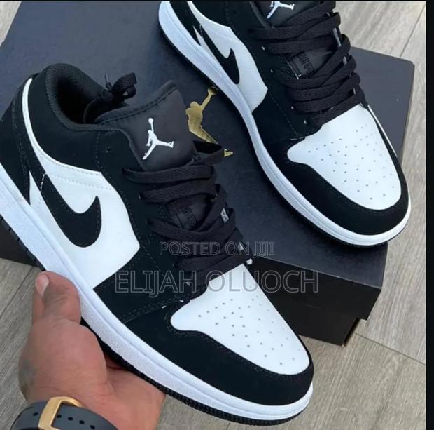 Air Jordan 1 Black/White - main view