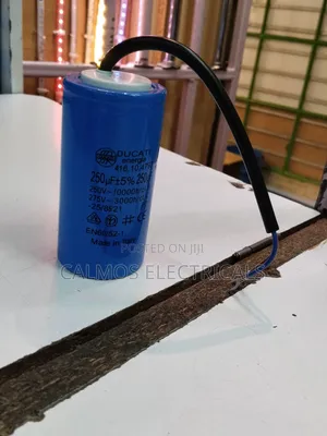 Capacitor 250uf