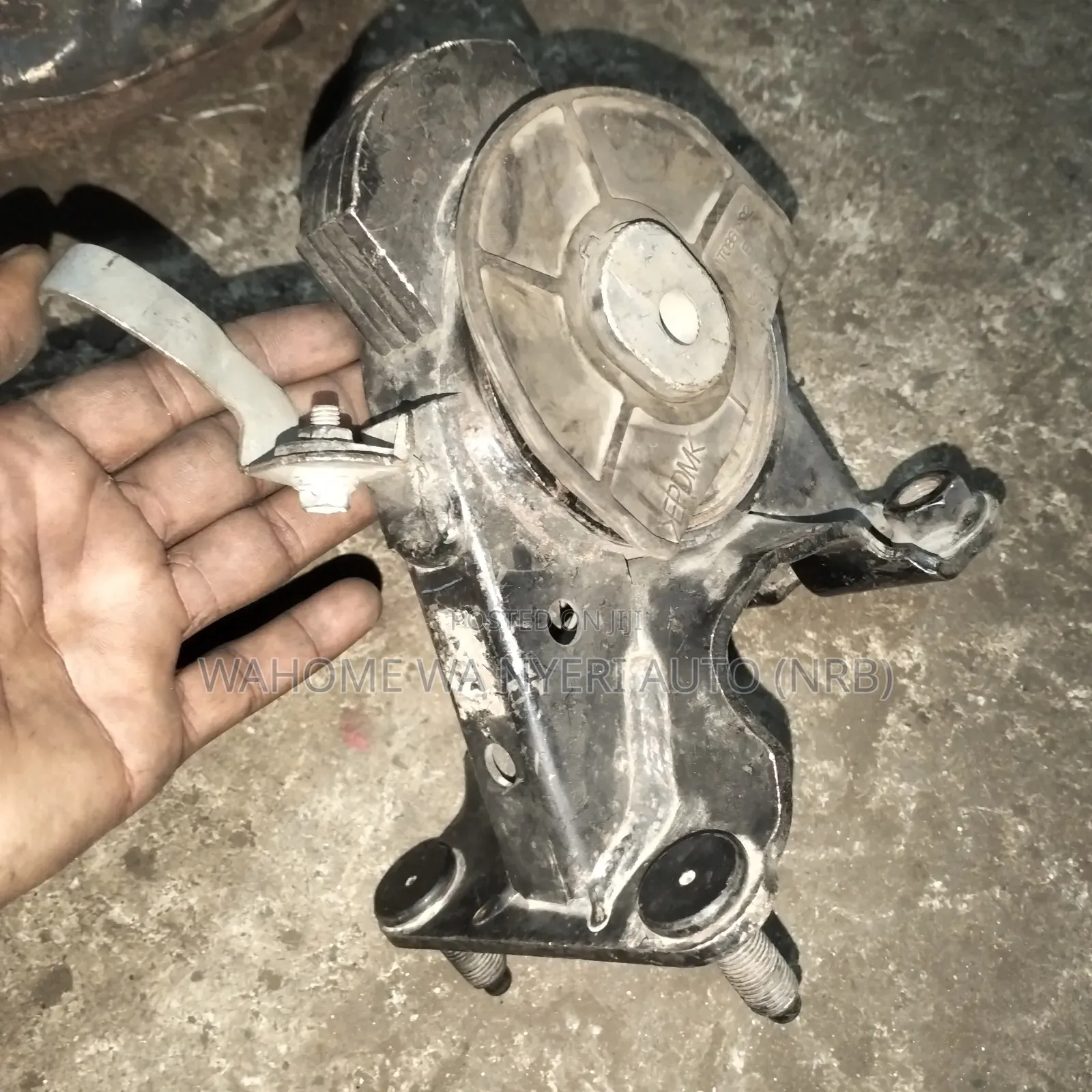 Harrier New Model Rear Gearbox Mount