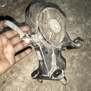 Harrier New Model Rear Gearbox Mount