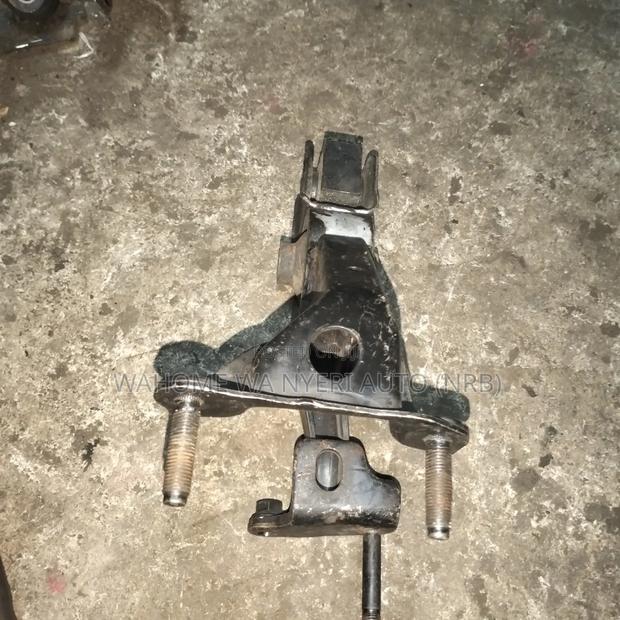 Voxy,Noah Old Model Rear Gear Mount
