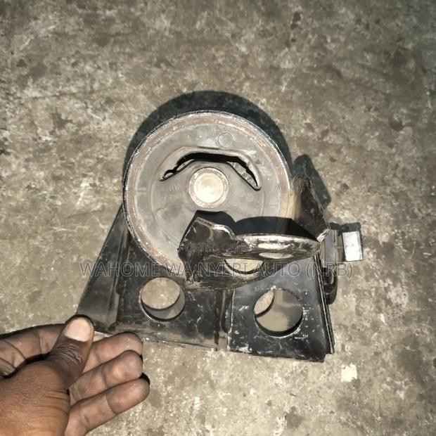 Nissan Xtrail Nt30 Engine Mount Petrol - thumbnail 2