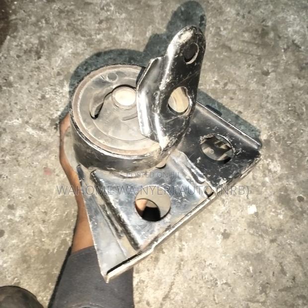 Nissan Xtrail Nt30 Engine Mount Petrol - thumbnail 4