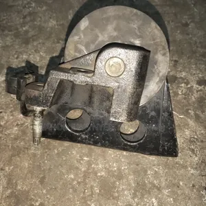 Nissan Xtrail Nt30 Engine Mount Petrol