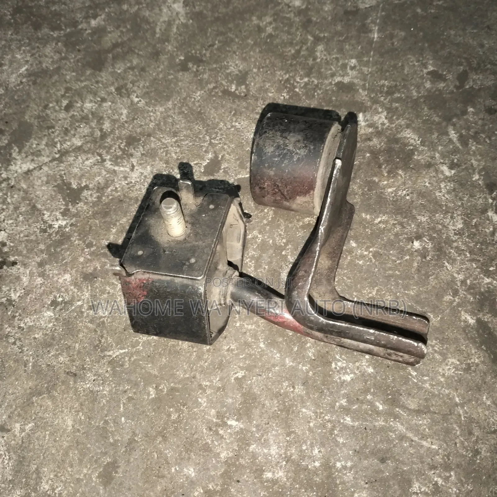 Exhaust Mount Corolla 102
