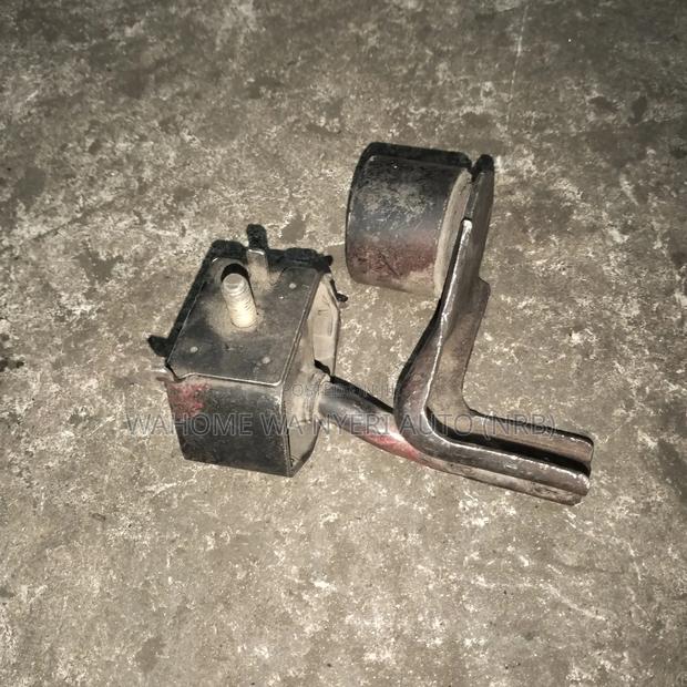 Exhaust Mount Corolla 102 - thumbnail 2