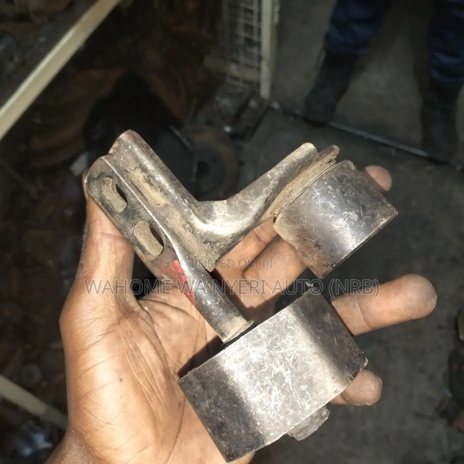 Exhaust Mount Corolla 102