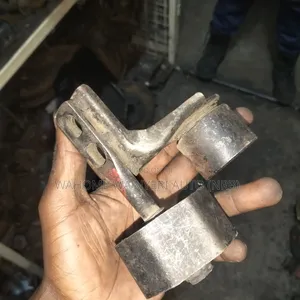 Exhaust Mount Corolla 102