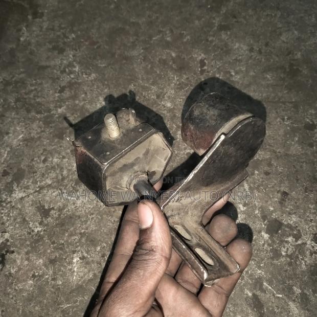 Exhaust Mount Corolla 102 - thumbnail 5