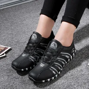 *Women's Soft Breathable Sneakers For Everyday Walking