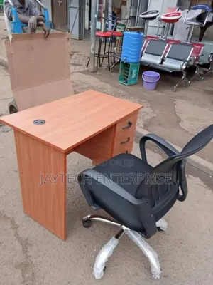 Office Desk 0.9 MTRS and Chair