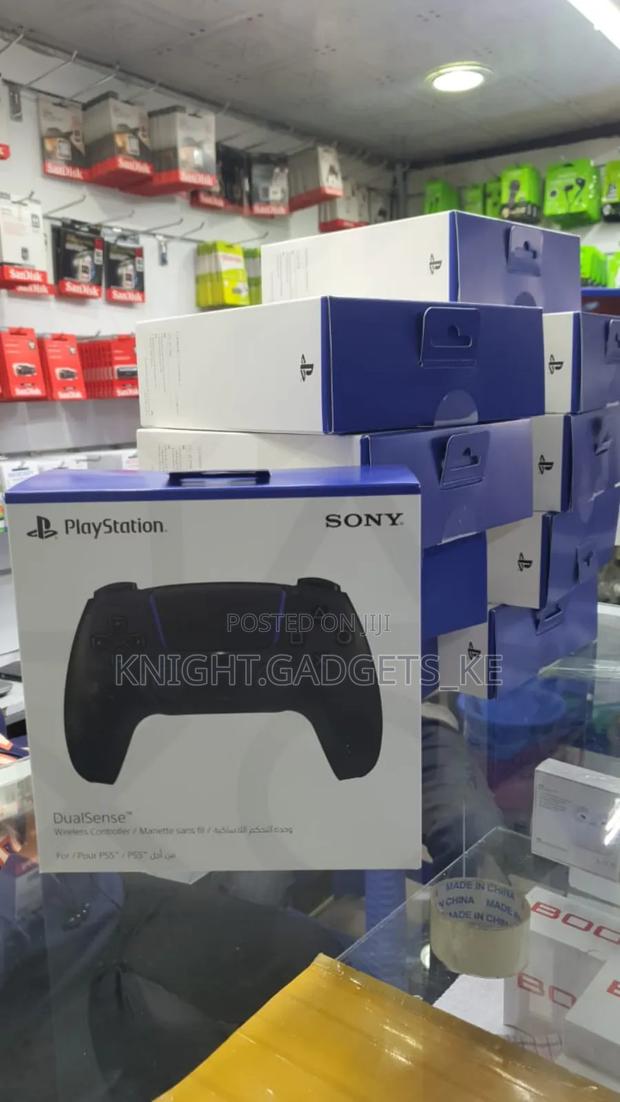 Sony Ps5 Wireless Controller - main view