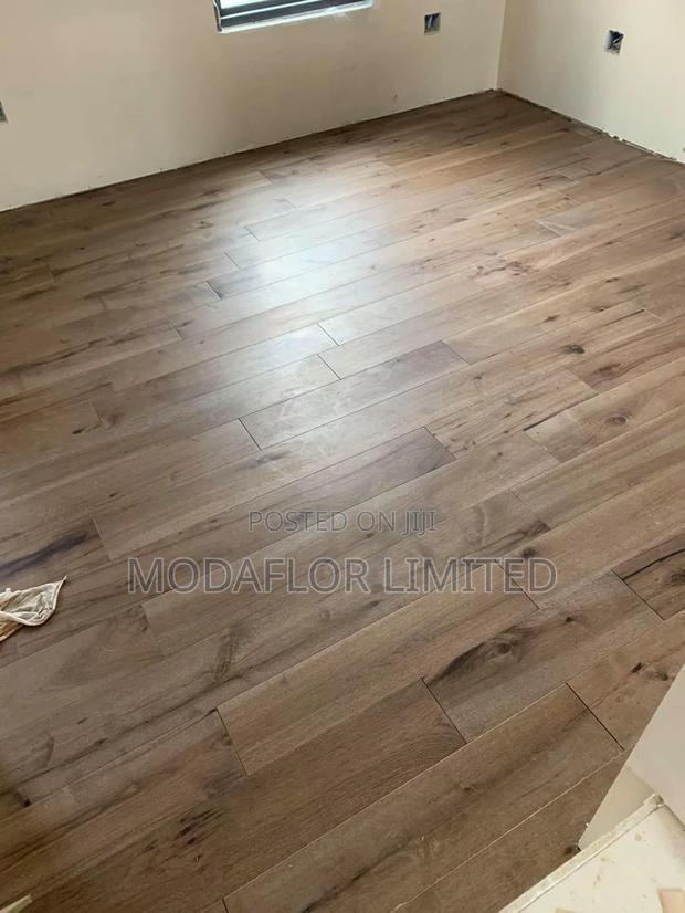 “Stick to Perfection” With Vinyl Dry Back Flooring Planks