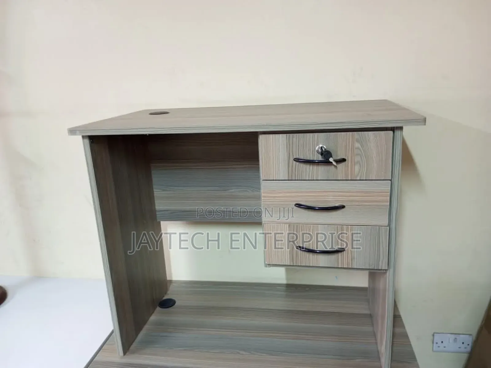 Office Desk 0.9mtrs
