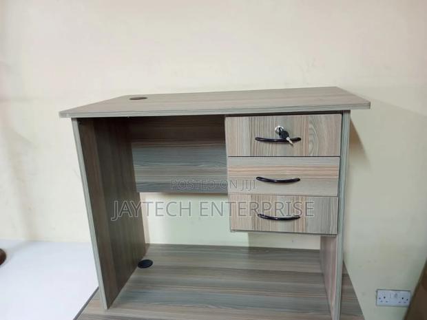 Office Desk 0.9mtrs