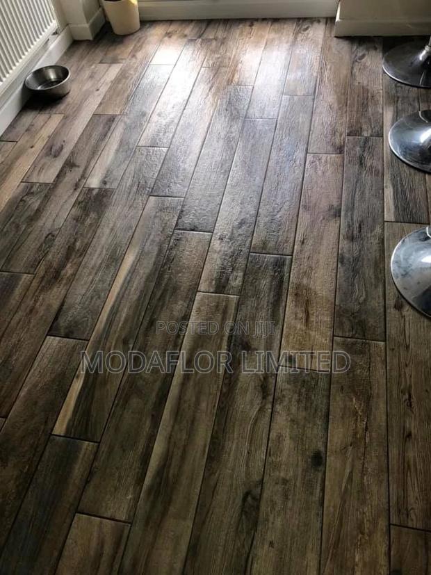 “Sleek Stuck” With Vinyl Dry Back Flooring Planks