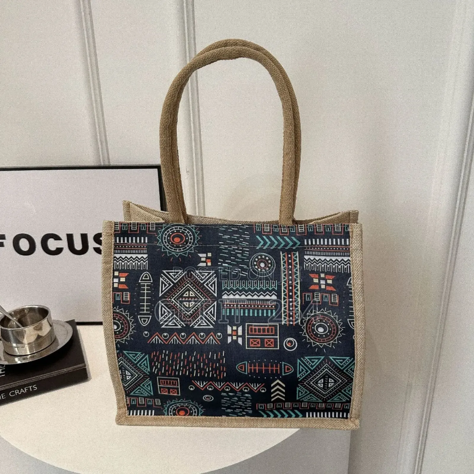 *Geometric Print Pattern Tote Bag