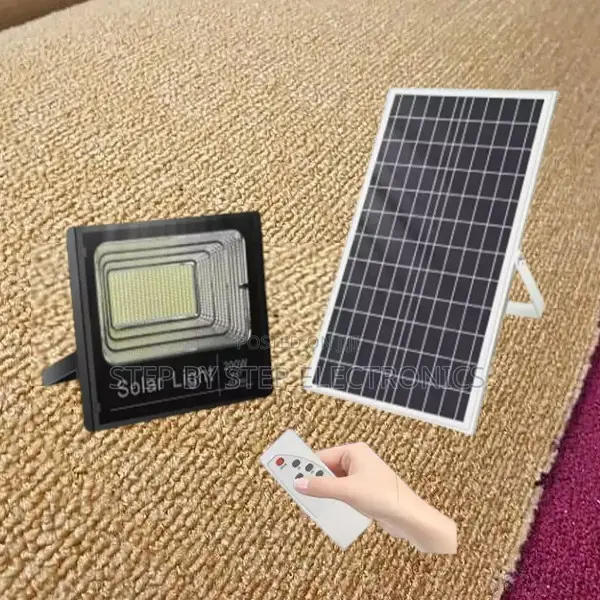 Remote Controlled 100, 200 Watts Led Solar Flood Light