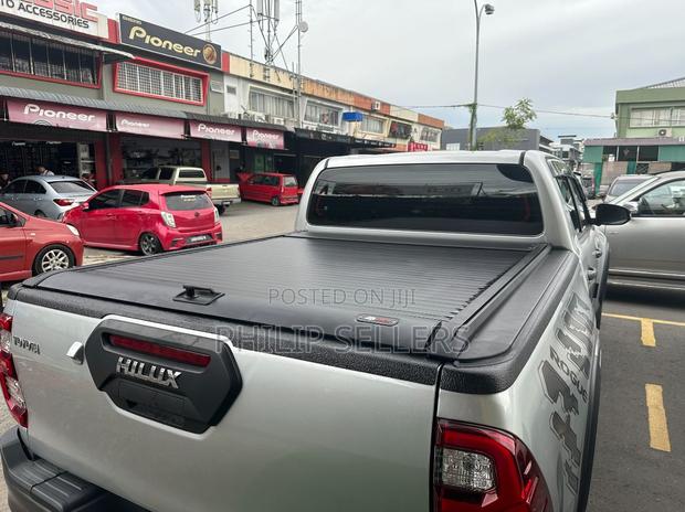 Toyota Hilux Rogue Install