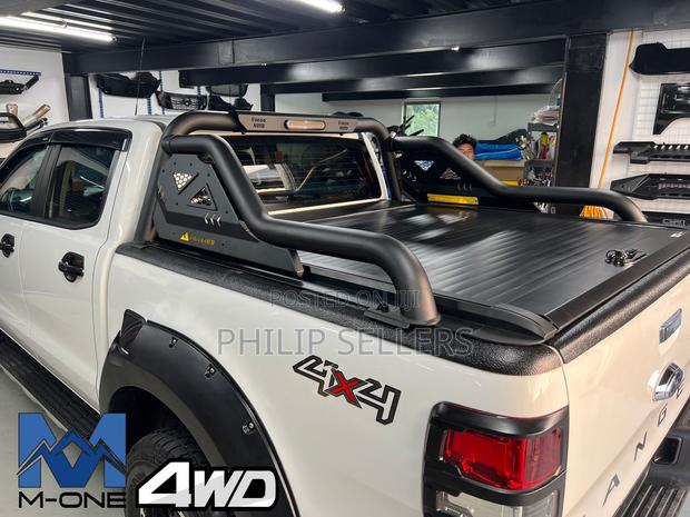 Force 4wd Manual Roller Shutter - thumbnail 2