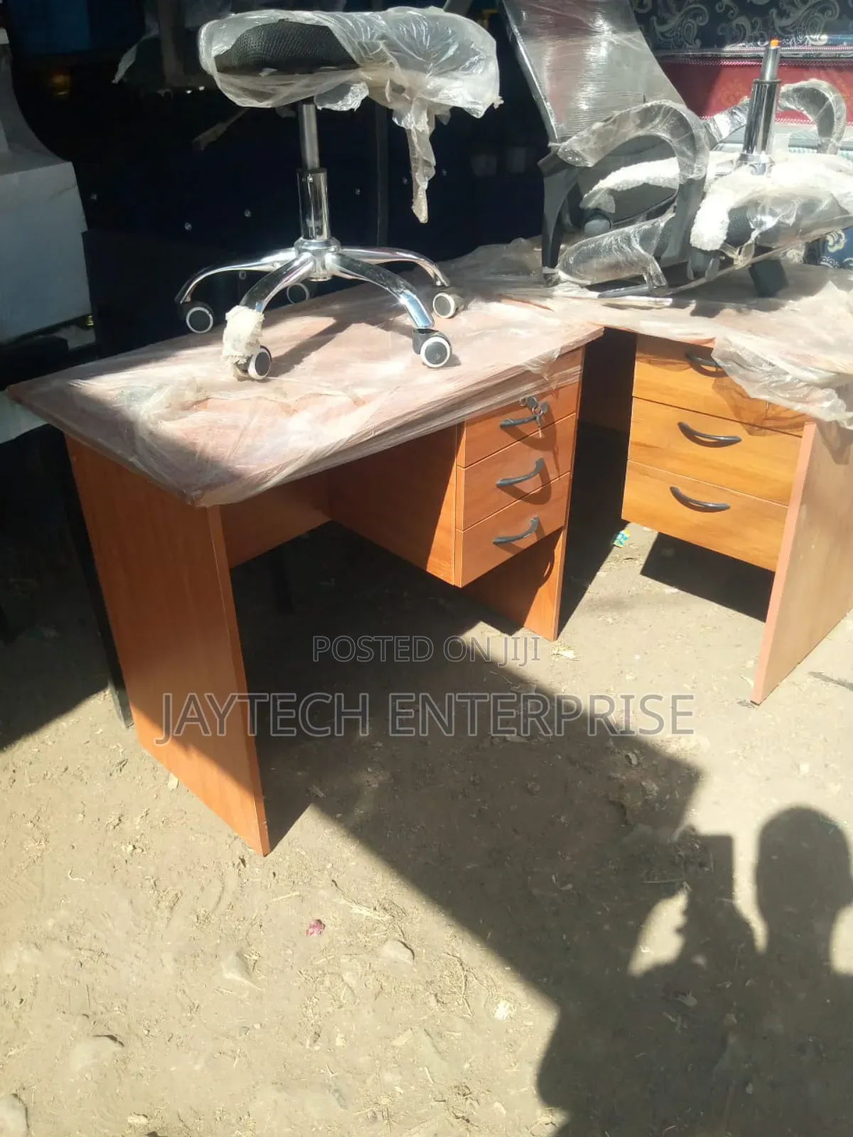 Office Desk 0.9 MTRS