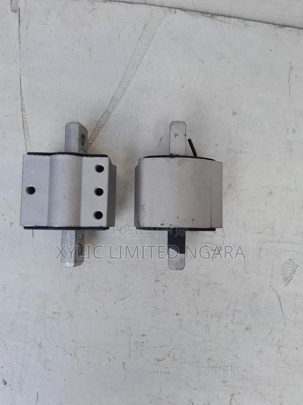 Mercedes W212 Transmission Mounting - thumbnail 2