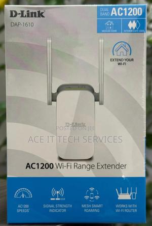 Dap 1610 D-Link Ac1200 Wifi Range Extender - main view