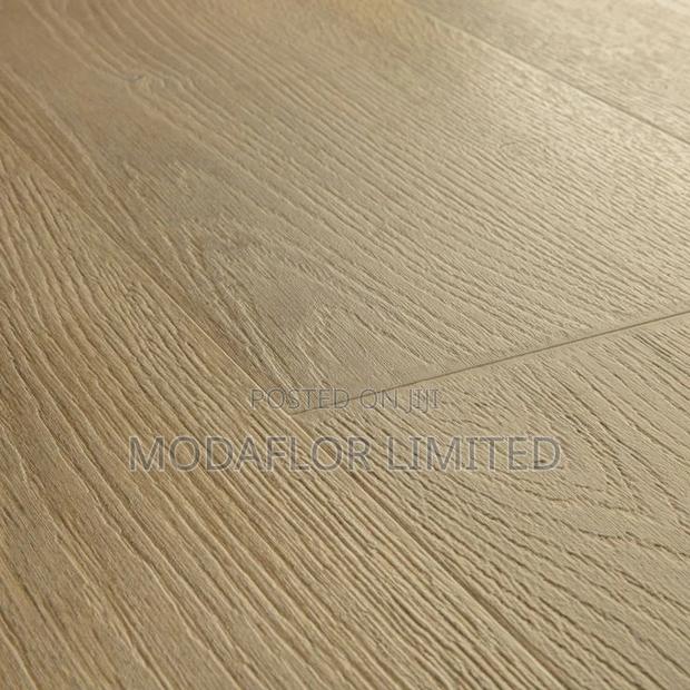 “Get a Grip on Style” With Vinyl Dryback Flooring Planks
