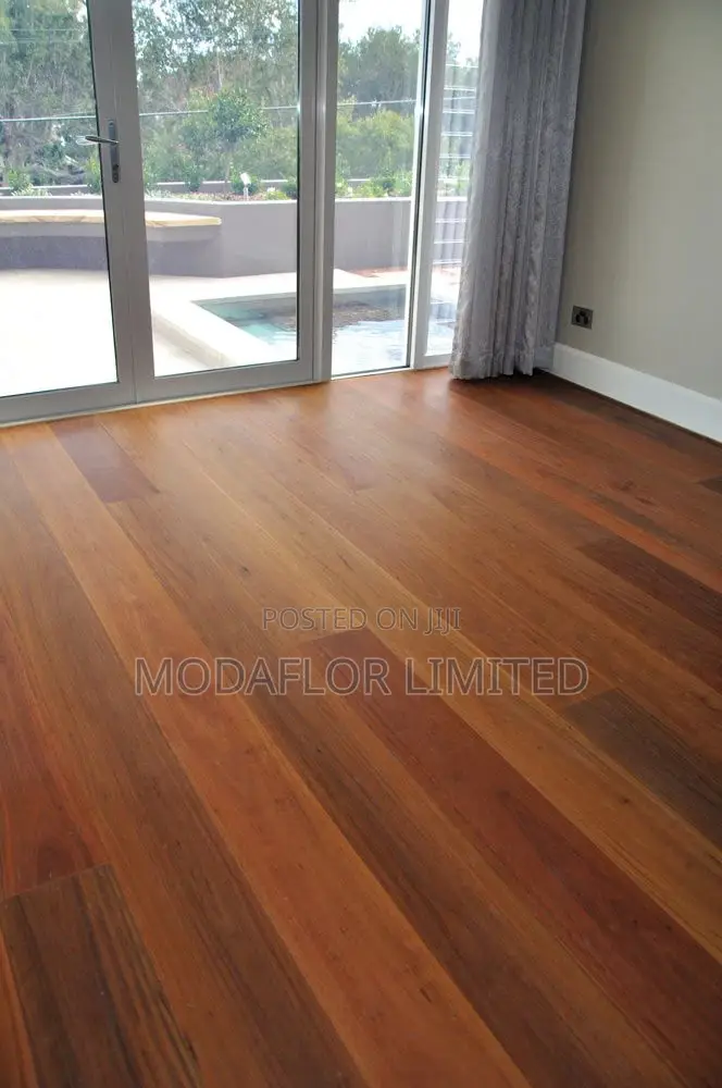 “Flat-Out Fantastic” With Dryback Vinyl Flooring Planks