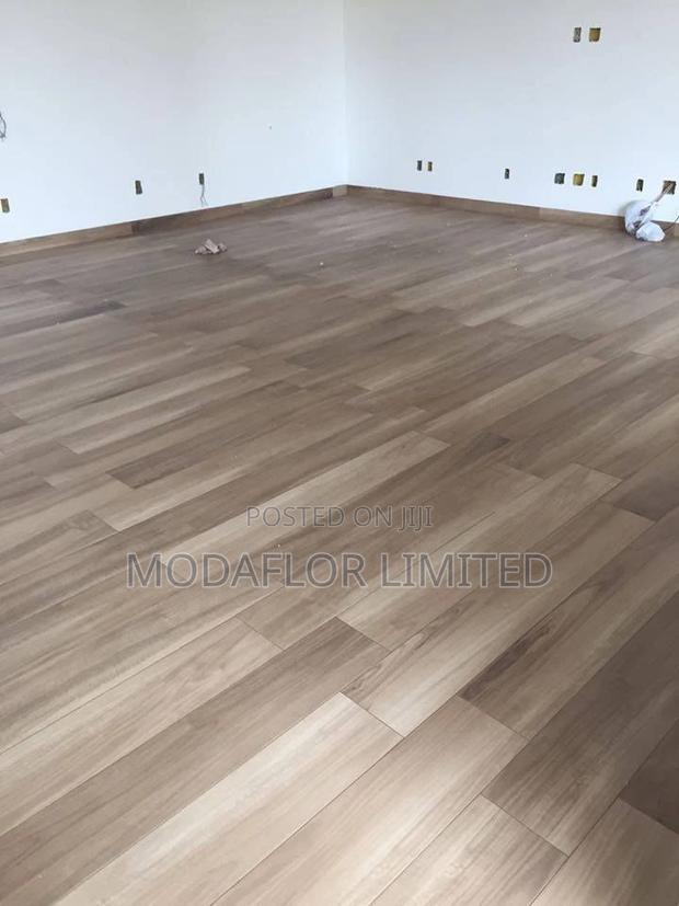 “The Beauty That Sticks_dryback Vinyl Flooring Planks