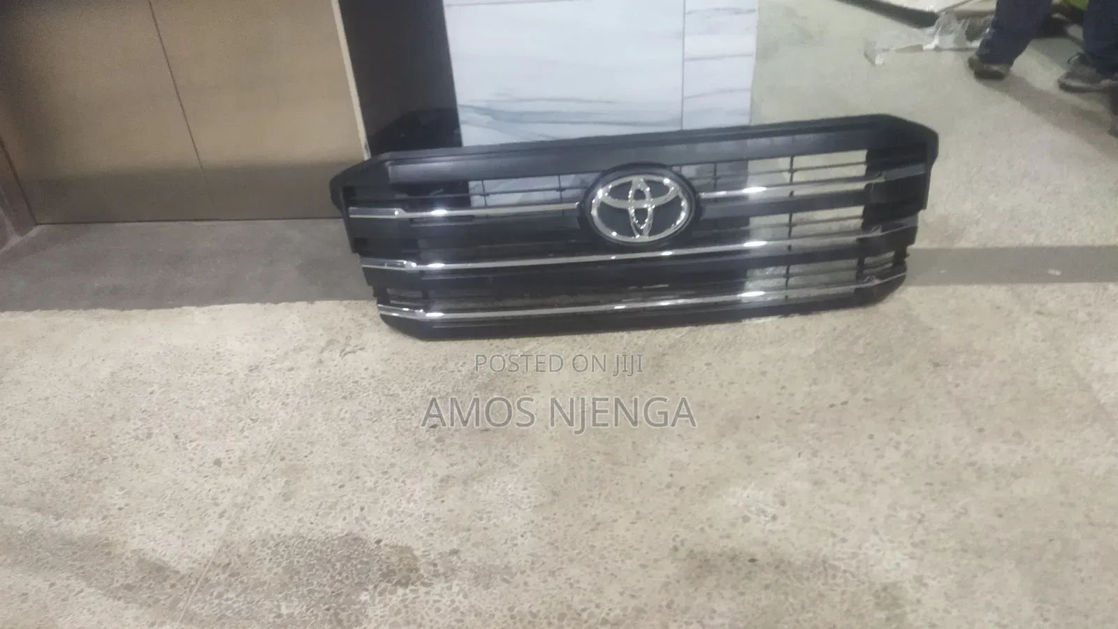 2020 Toyota Land Cruiser Lc300 Grill