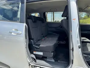 Toyota Sienta 2020 Silver