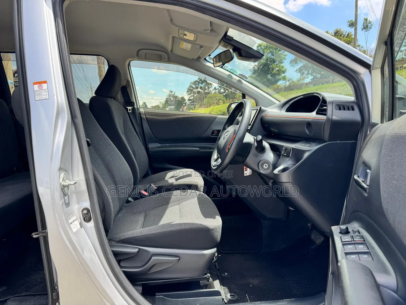 Toyota Sienta 2020 Silver