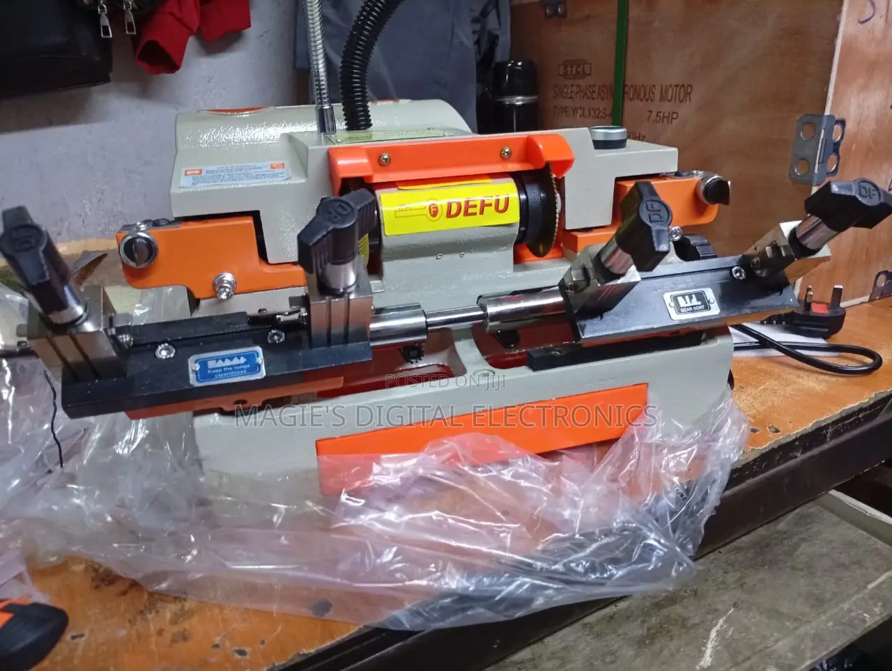 Long Lasting Defu Key Cutting Machine