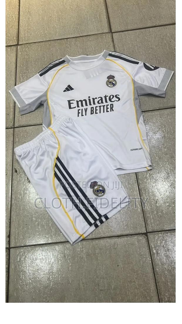Real Madrid Home Kids Jersey 25/26. - thumbnail 3