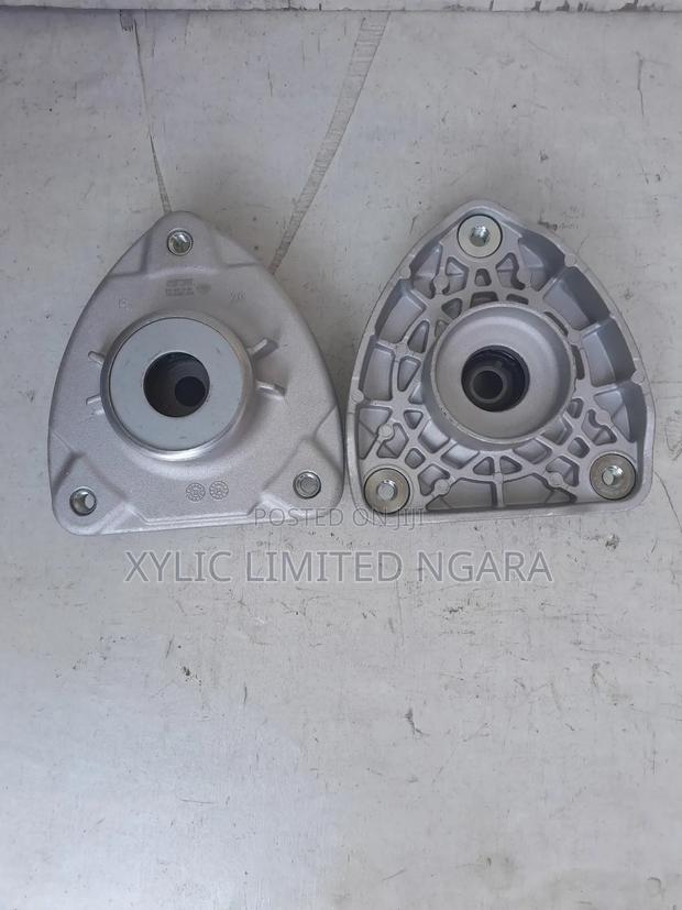Mercedes W246,B180 Front Shock Mounting