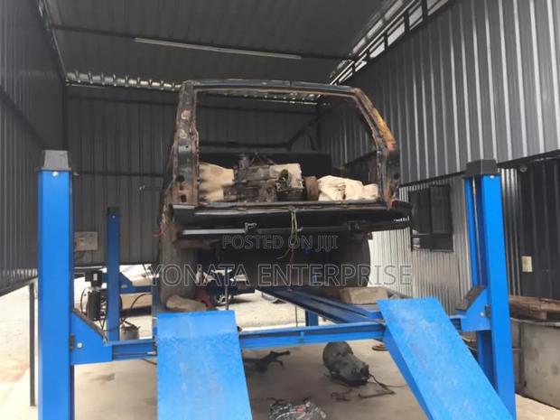 Four Post Car Lift