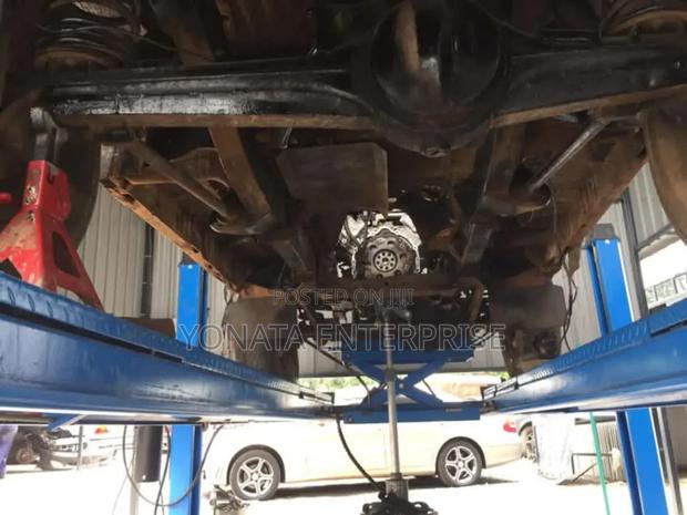 Four Post Car Lift - thumbnail 2