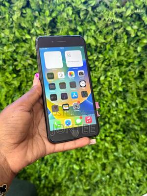 Apple iPhone 8 Plus 64 GB Black - thumbnail 2