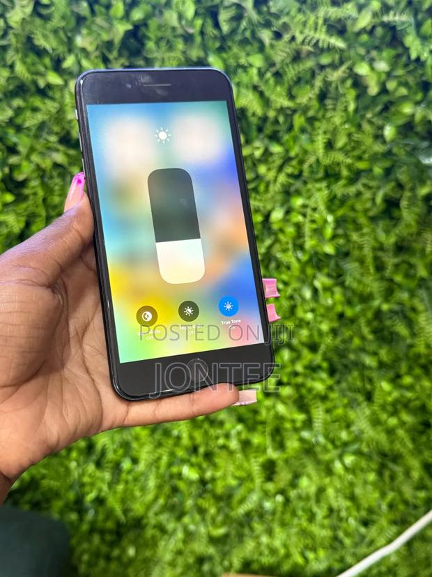 Apple iPhone 8 Plus 64 GB Black - thumbnail 3