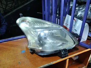 Toyota Ractis 2005/06/07 Non Xenon Head Lamp, Ex Japan