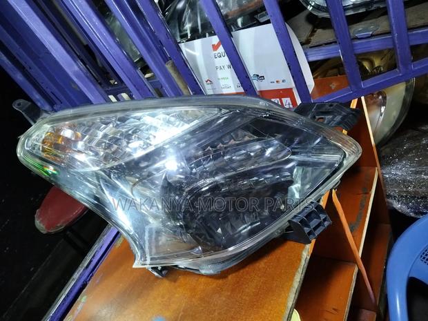 Toyota Ractis 2005/06/07 Xenon Head Lamp, Ex Japan