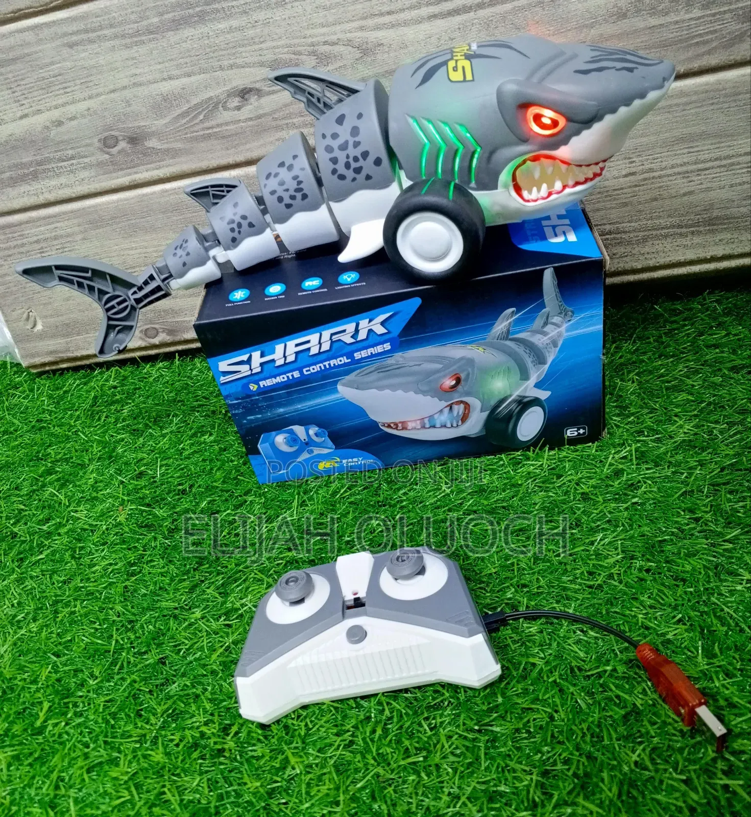 Rechargeable Remote Control Shark,