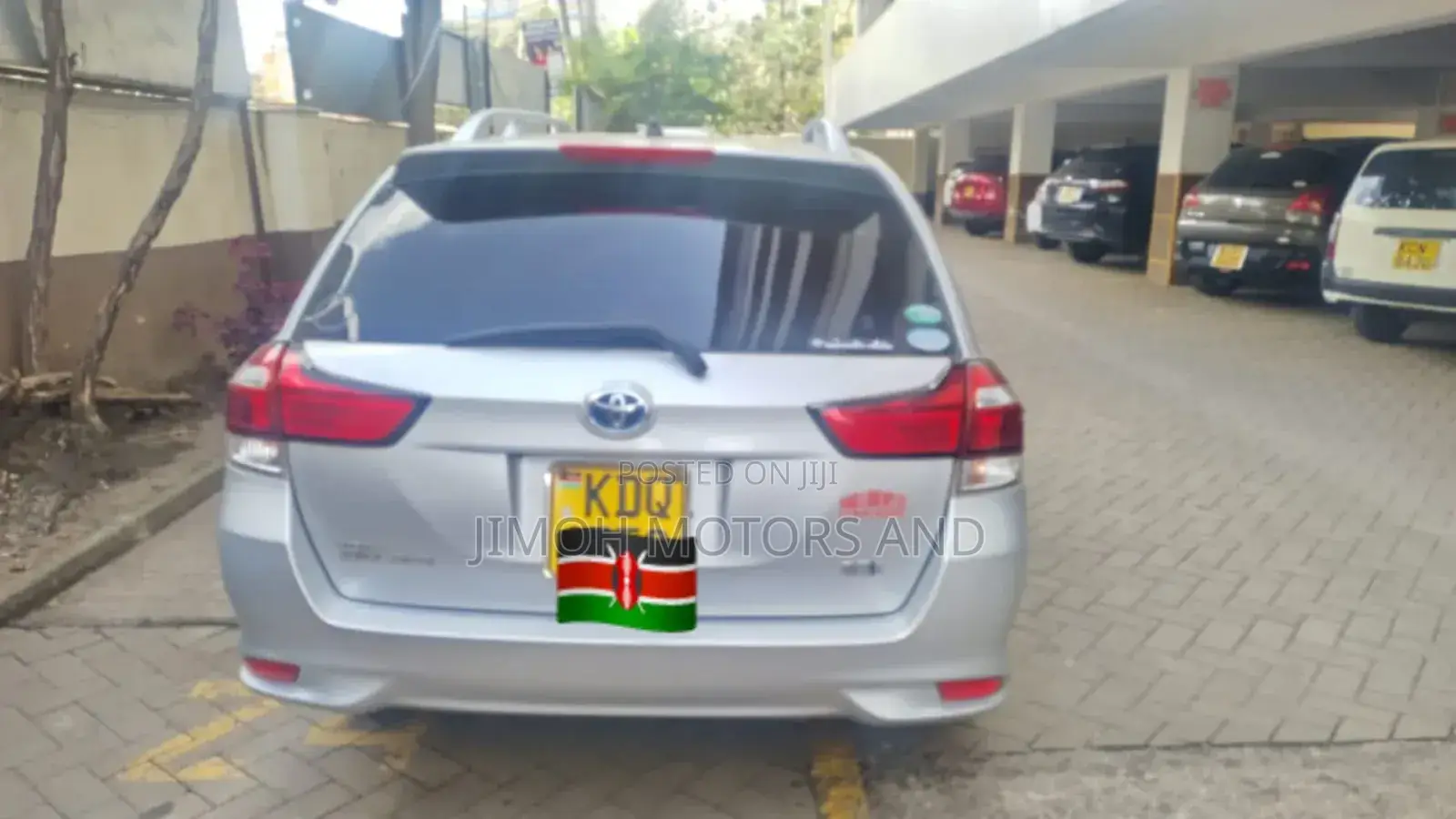 Toyota Corolla Fielder 2018 Silver
