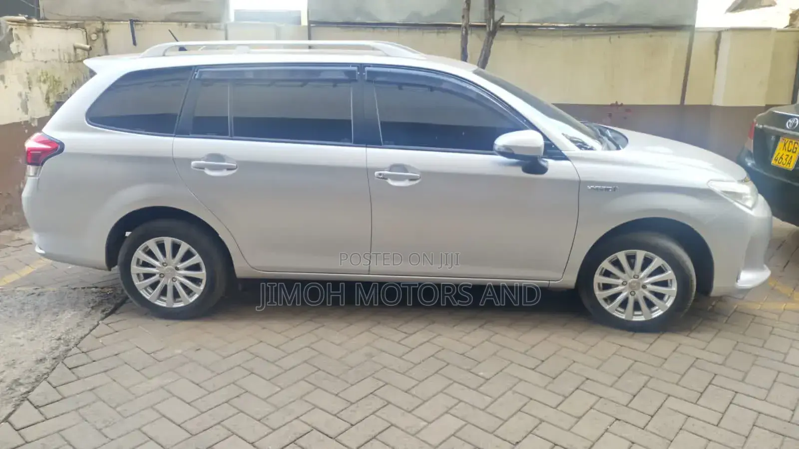 Toyota Corolla Fielder 2018 Silver