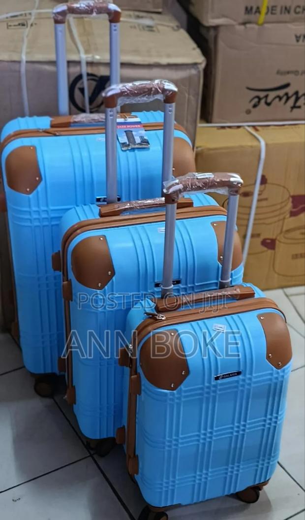 *Price Drop*
3 in 1 Luxurious Fibre Suitcase* - thumbnail 2