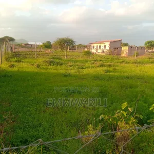 100ft by 100ft for Sale in Lessesia Taveta