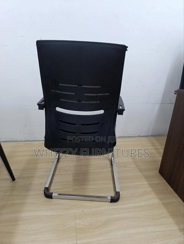 Mid-Back Waiting Chair - thumbnail 2